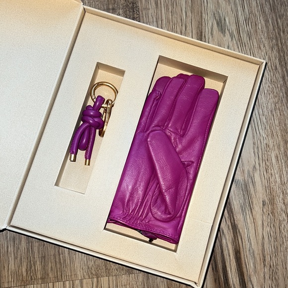 NEW! Zara Leather Gloves and Key Fob Set - Picture 6 of 8